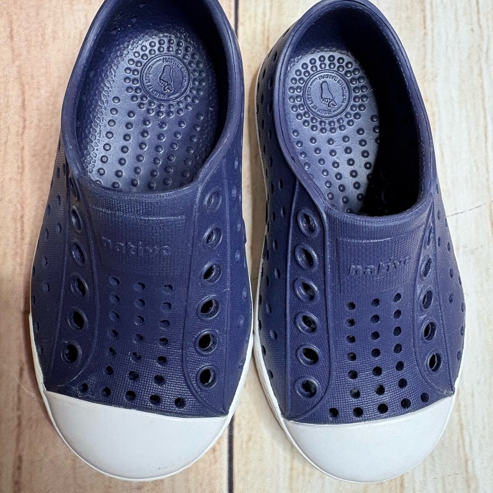NATIVE Jefferson Navy Blue Size C6 - Picture 6 of 9